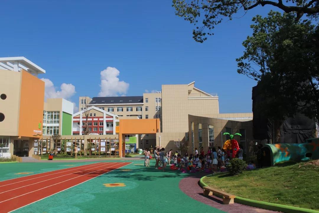 哈靈旗下龍泉市實(shí)驗幼兒園開(kāi)學(xué)在中國藍新聞播出了!